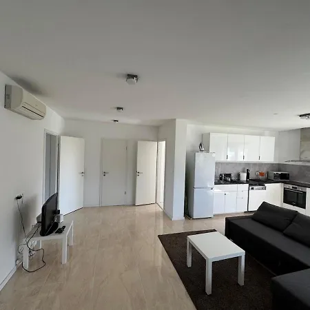 3 Bedroom Modern Nyaraló